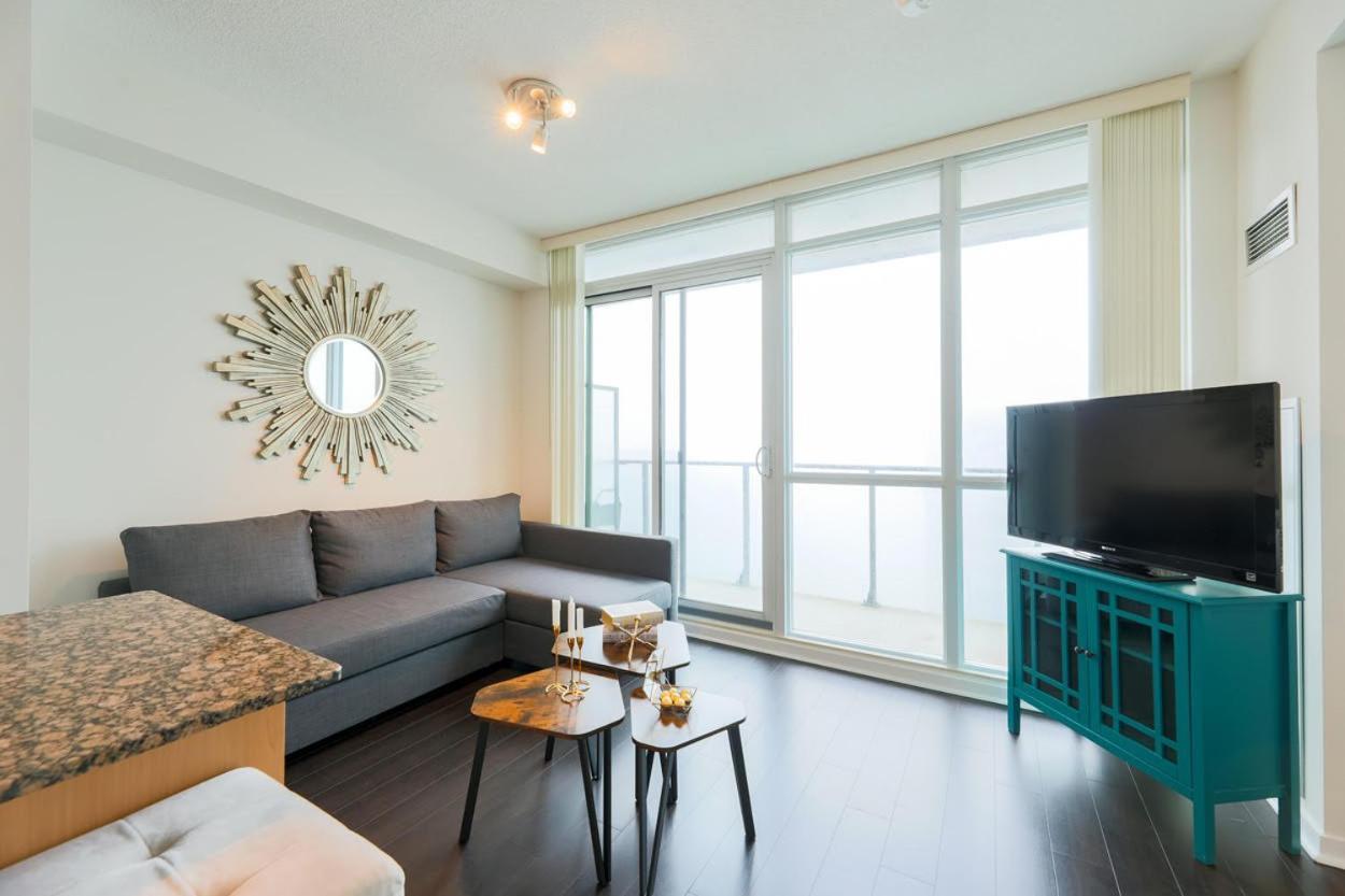 Skyline Elegance Condo 多伦多 外观 照片