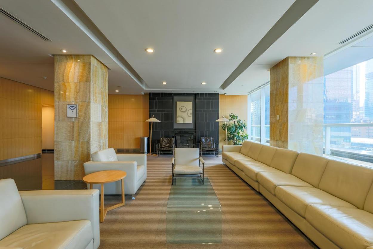 Skyline Elegance Condo 多伦多 外观 照片