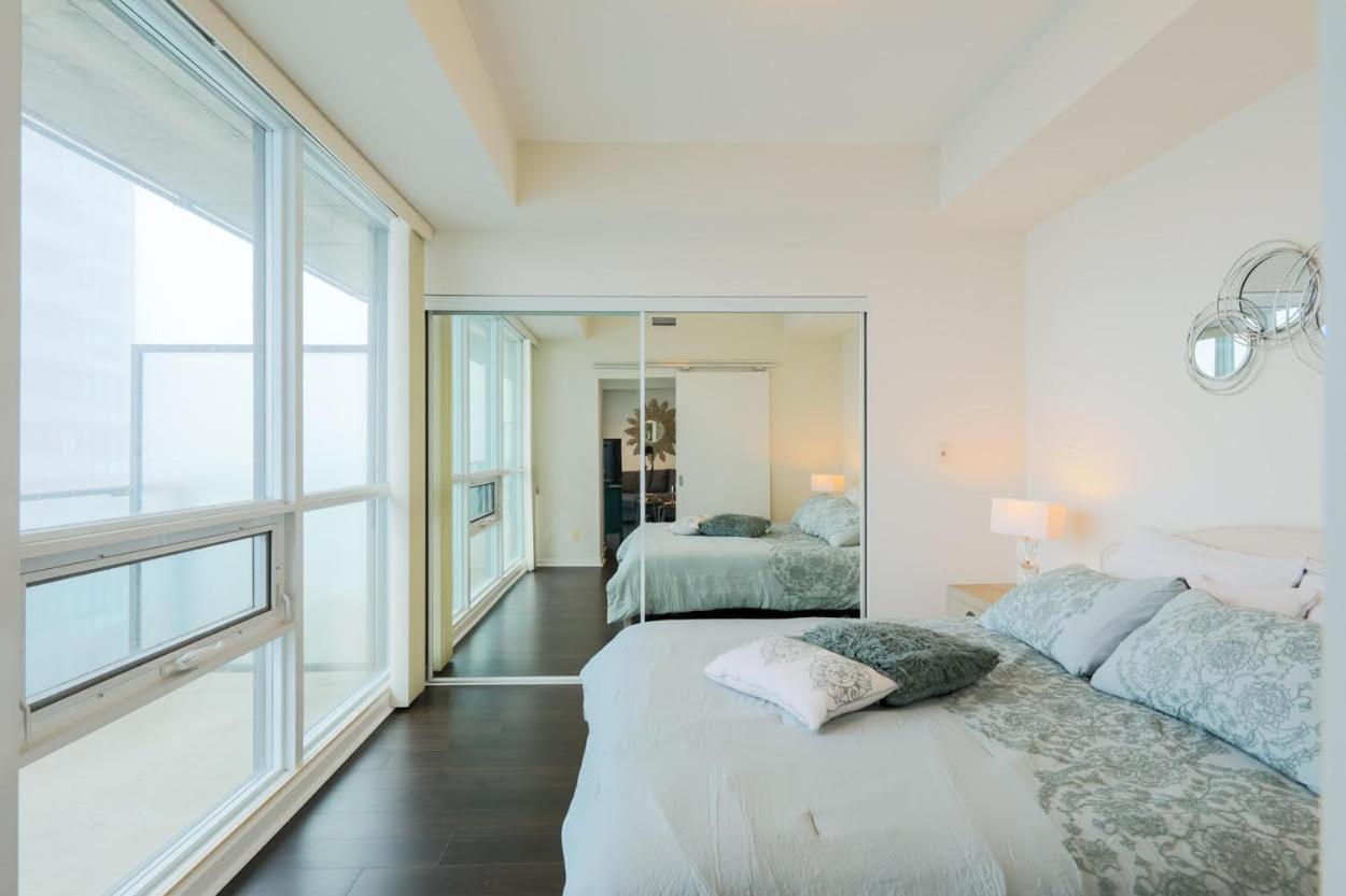 Skyline Elegance Condo 多伦多 外观 照片